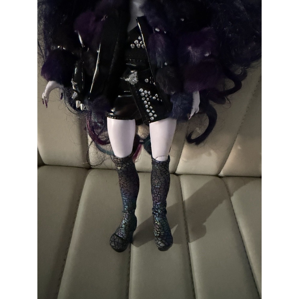 Rainbow High Shadow High Naomi and Veronica Storm Special Edition Twin Dolls - Picture 7 of 10